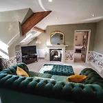 B&B West Layton Manor