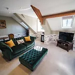 West Layton Manor 5*