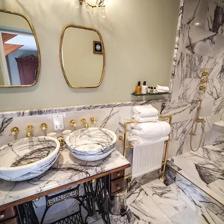 West Layton Manor 5*