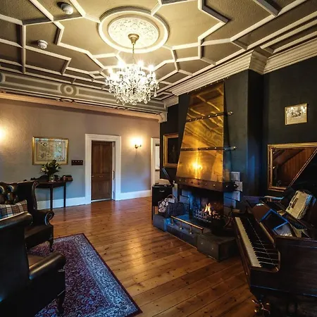 West Layton Manor Panzió