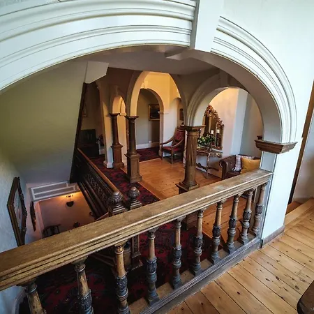 West Layton Manor 5*