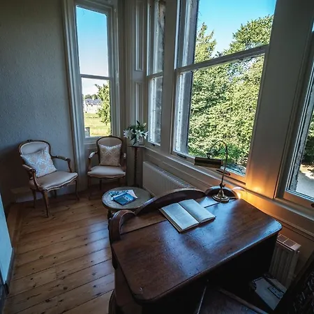 West Layton Manor Panzió 5*