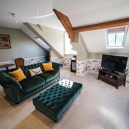 West Layton Manor 5*