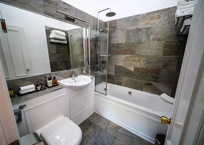 West Layton Manor Bed & Breakfast