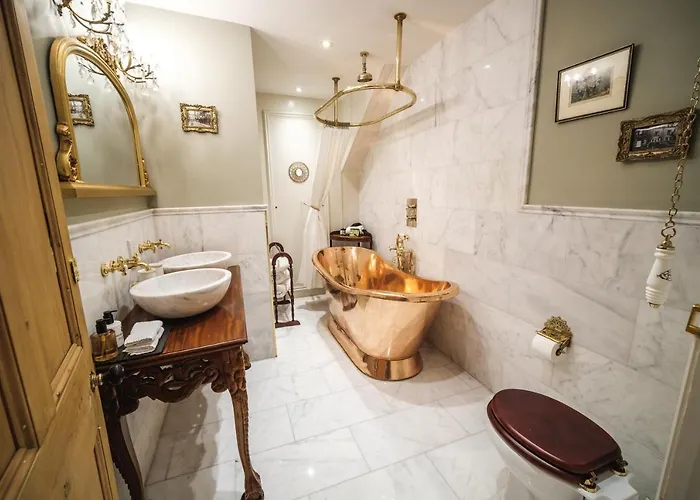 West Layton Manor Bed & Breakfast 5*