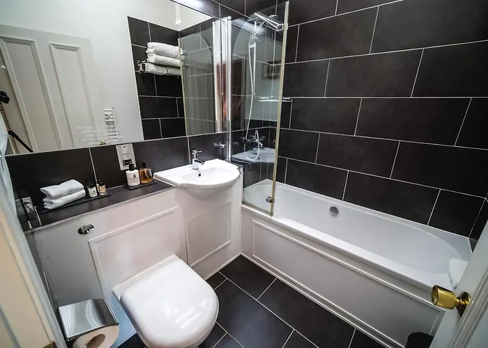 West Layton Manor Bed & Breakfast