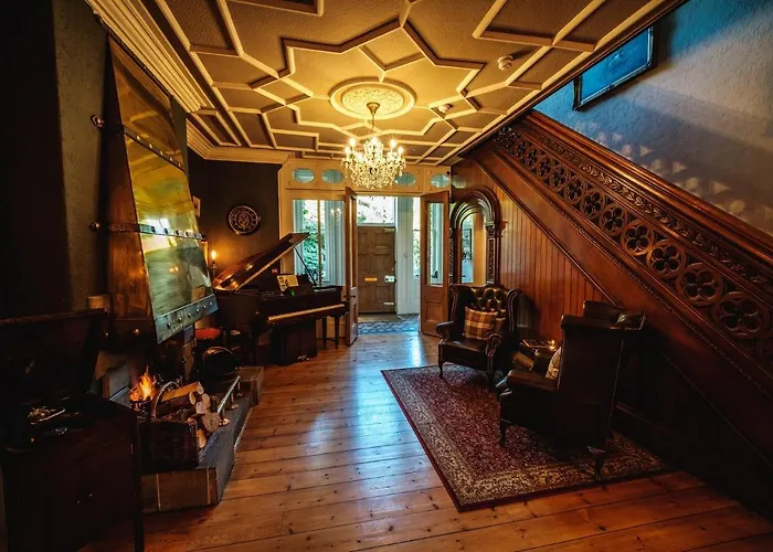 West Layton Manor 5*