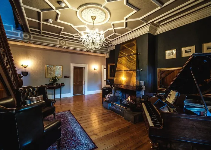 West Layton Manor Bed & Breakfast