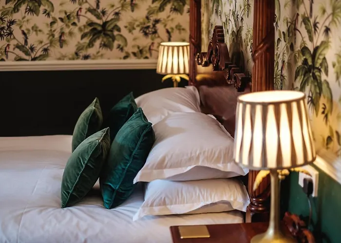 West Layton Manor 5*