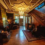 West Layton Manor 5*