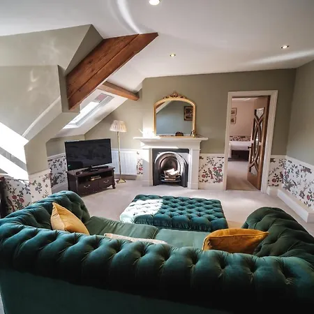 Oda ve Kahvaltı West Layton Manor